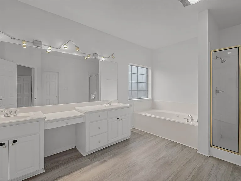 305 Stone Chase Ct — Photo 18
