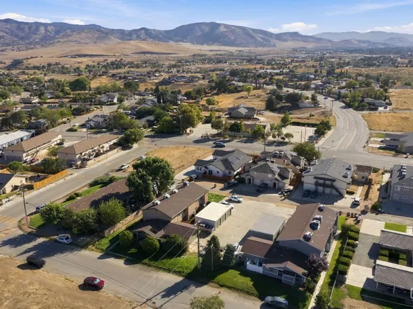 21250 Santa Maria Dr, Tehachapi, CA 93561