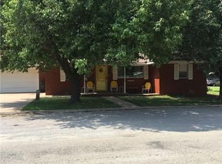 335 Van Kirk Ave, Mountain View, OK 73062