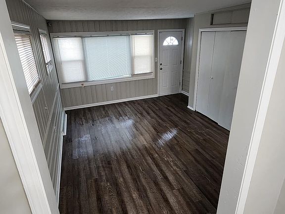 4th image of 1524 E 248th St
