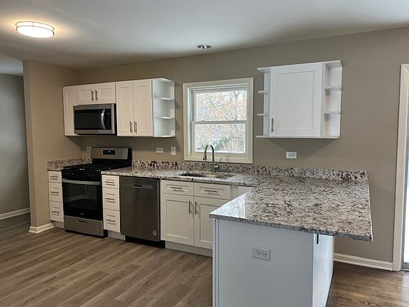 2nd image of 4502 Sussex Dr