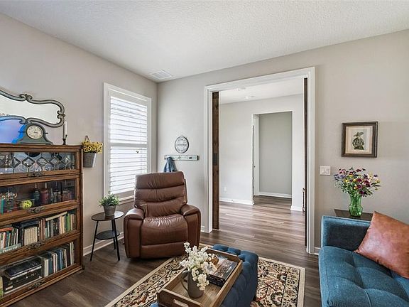 4th image of 2701 Timbergrove St