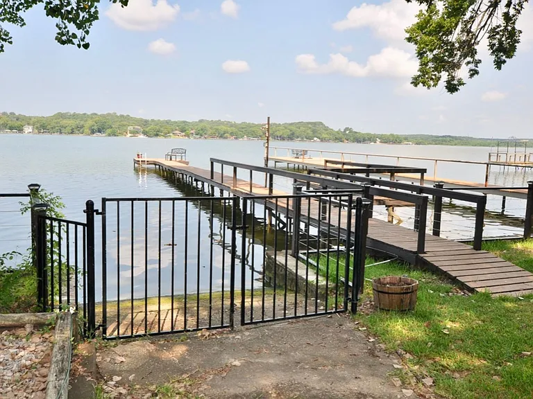 1937 E Lake Dr — Photo 33