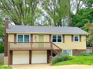 9948 Fairlane Rd, Lenexa, KS 66215