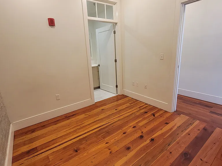 513 Conti St — Photo 11