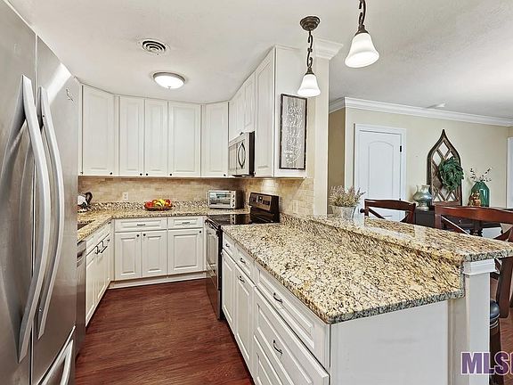 4th image of 8036 Fairlane Dr