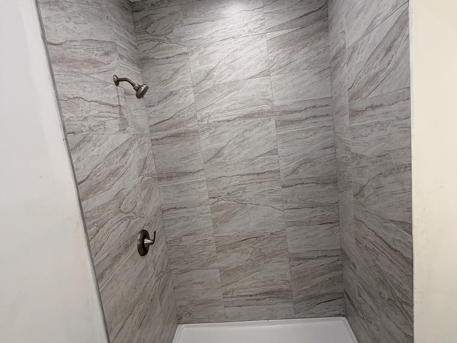 2 bed, 2520 sqft, $1,300 — Photo 2