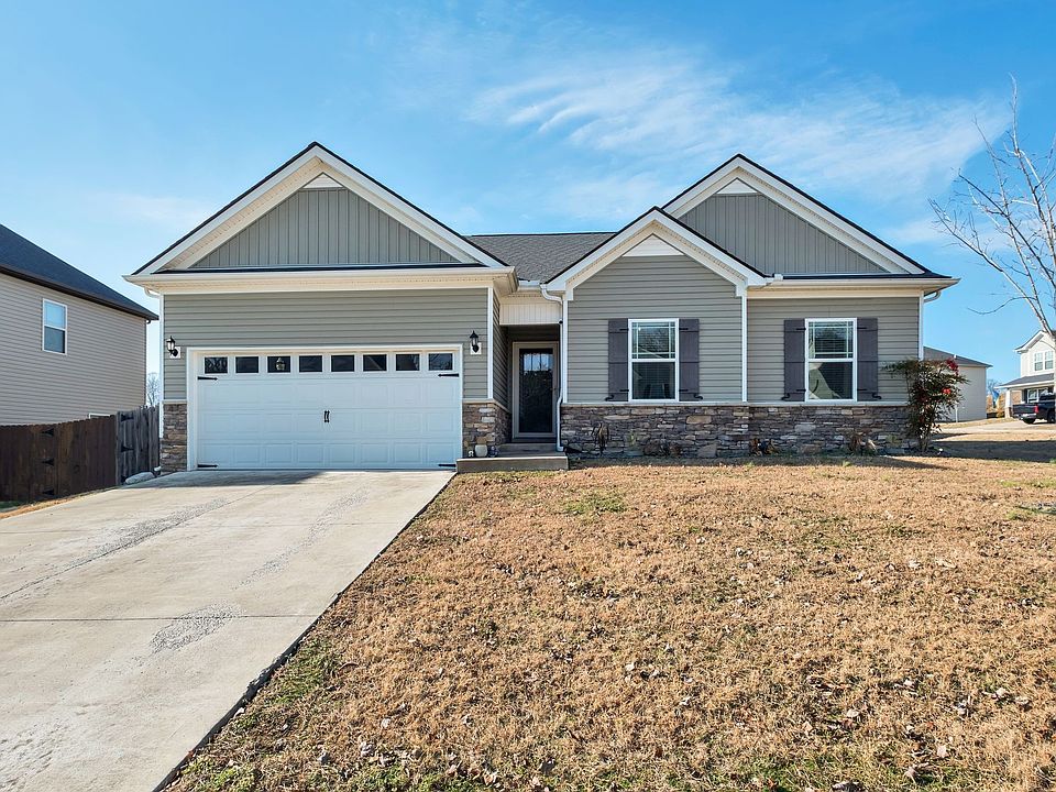 1st image of 744 Garland Dr