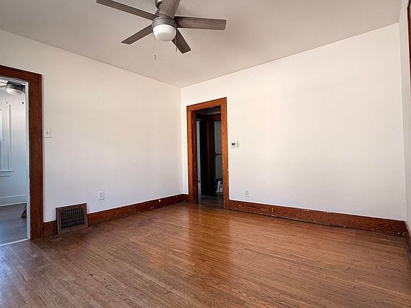 5th image of 427 W Washington St