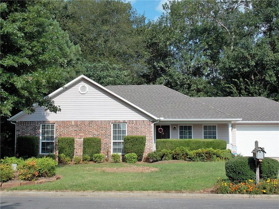 1st image of 2780 Jennifer Ln