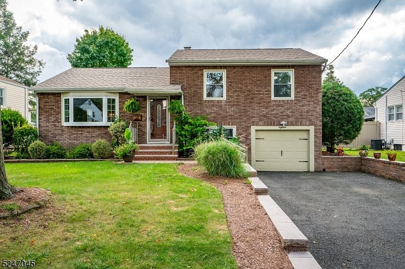 1st image of 18 Osborne Pl