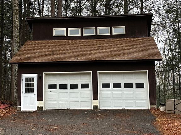 3rd image of 108 Nelson Rd