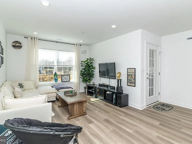 41 Barnes Way — Photo 8
