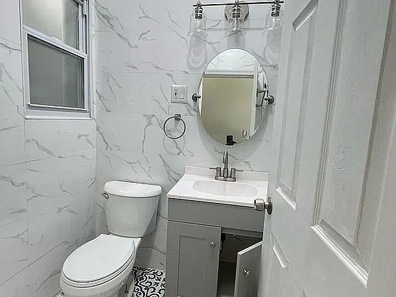 5th image of 258 Midwood St Floor 2