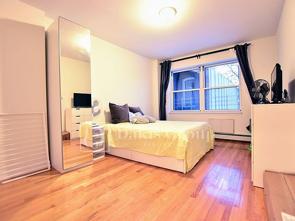 5th image of 25-44 Crescent St #Dg2