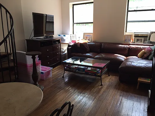 Rented by CNYC Apartments | media 23
