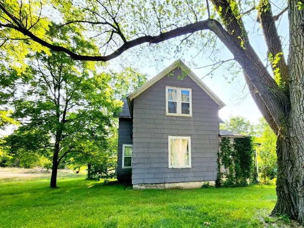 227 N Edwin St, Hartford, MI 49057