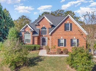 1900 Astrid Ct, Waxhaw, NC 28173