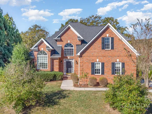 1900 Astrid Ct, Waxhaw, NC 28173