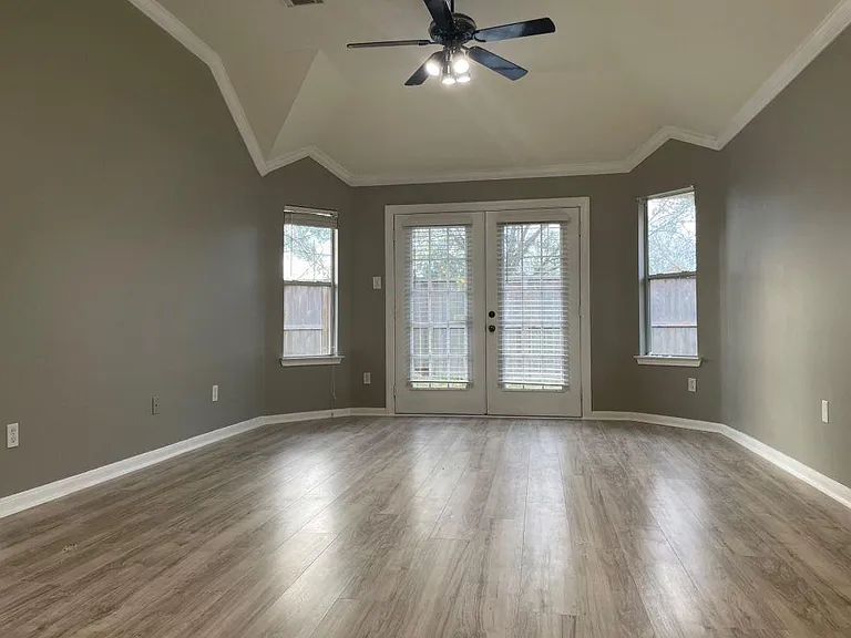 214 Darby Trails Dr — Photo 9