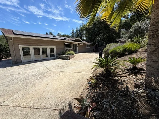 3 bed, 1520 sqft, $4,900 — Photo 2