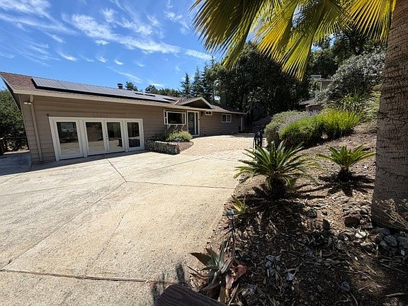 2nd image of 17295 Holiday Dr