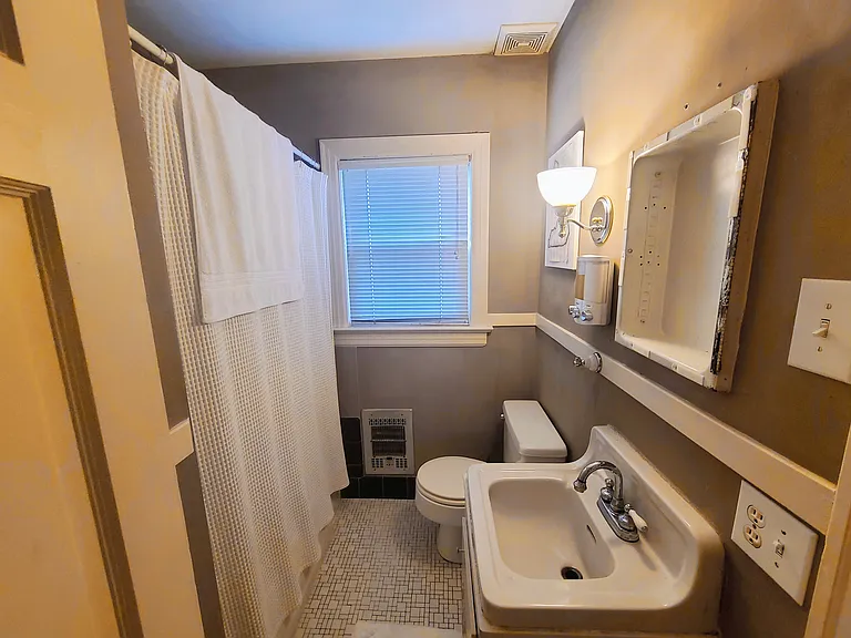 524 Henry Clay Blvd — Photo 7