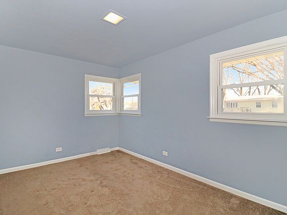 4th image of 37220 N Hampshire Ln