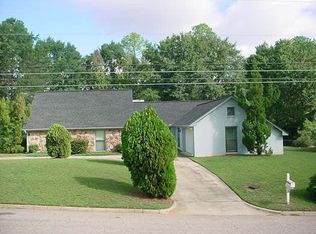 102 Shadowlawn Dr, Dothan, AL 36303