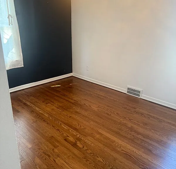 375 W Webster St — Photo 6