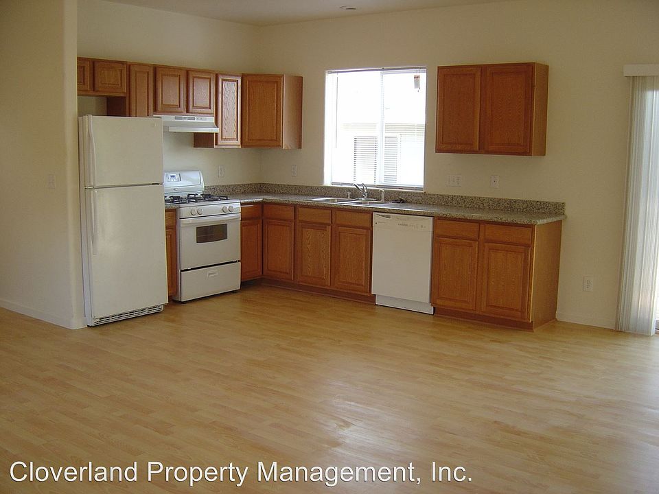 2nd image of 4536 Bayview Dr #A