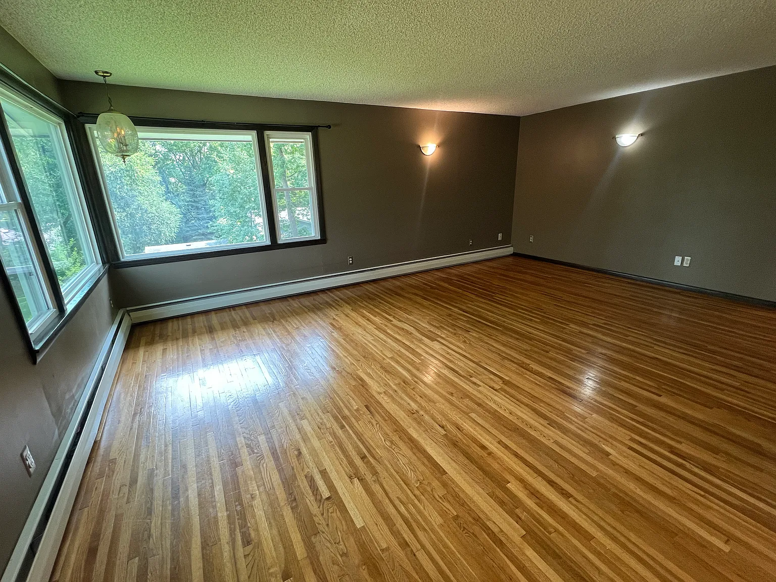 3 bed, 1600 sqft, $1,845 — Photo 4