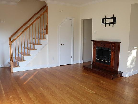 2nd image of 46 Morgan St #2