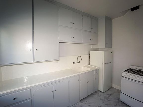 5th image of 2311 4th Ave APT 25
