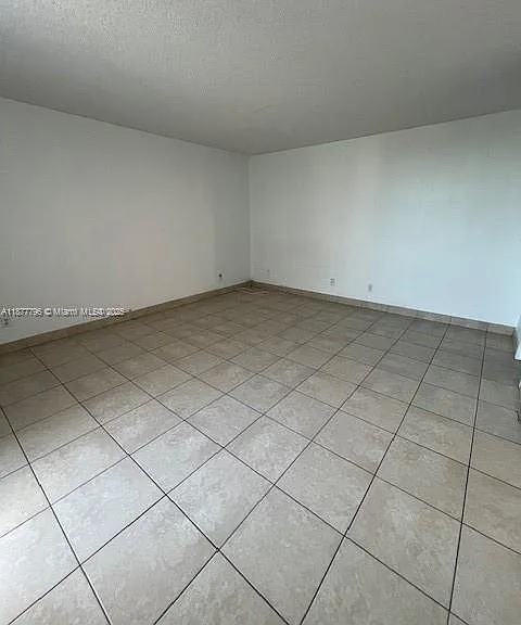 13499 Biscayne Blvd #602 — Photo 9