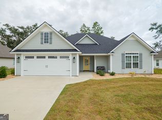 3833 Landings Cir, Hahira, GA 31632
