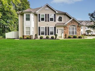 172 Shinnecock Dr, Manalapan, NJ 07726