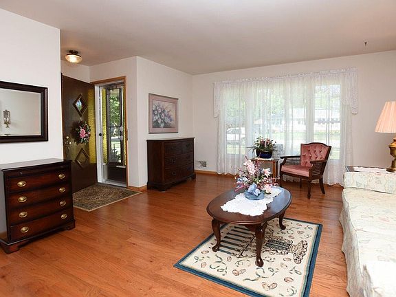 4th image of 8957 Cottage Grove Pl