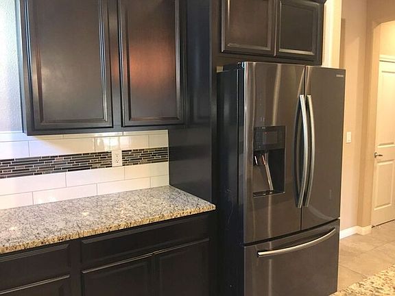 4th image of 4957 Monrovia Dr