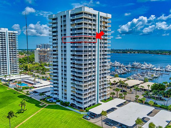 3rd image of 115 Lakeshore Drive #1847