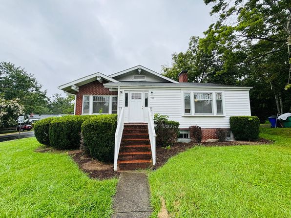 901 S Main St #B