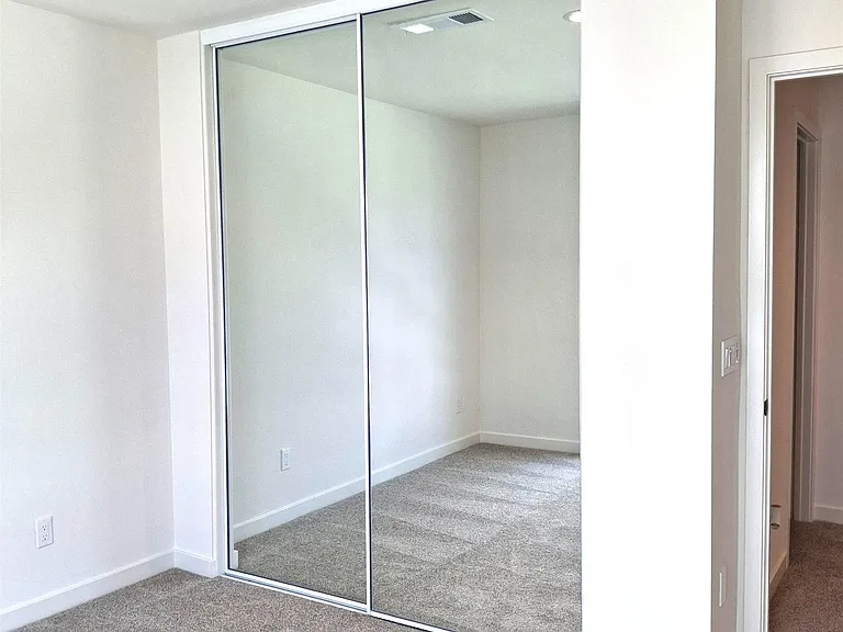2586 Delphinium Ln — Photo 12
