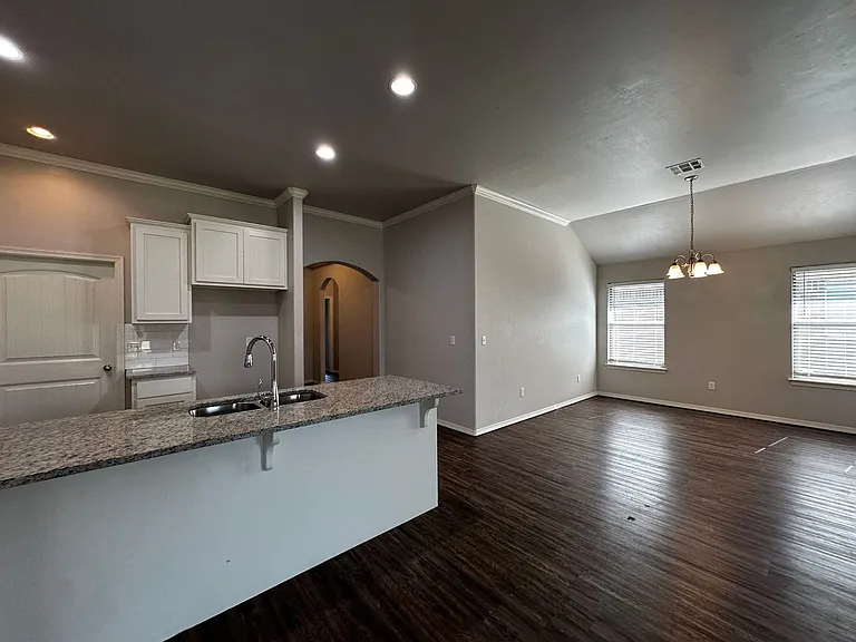 2316 Alta Vista Ln — Photo 9