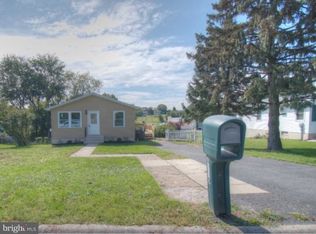 4330 Hill Terrace Dr, Sinking Spring, PA 19608