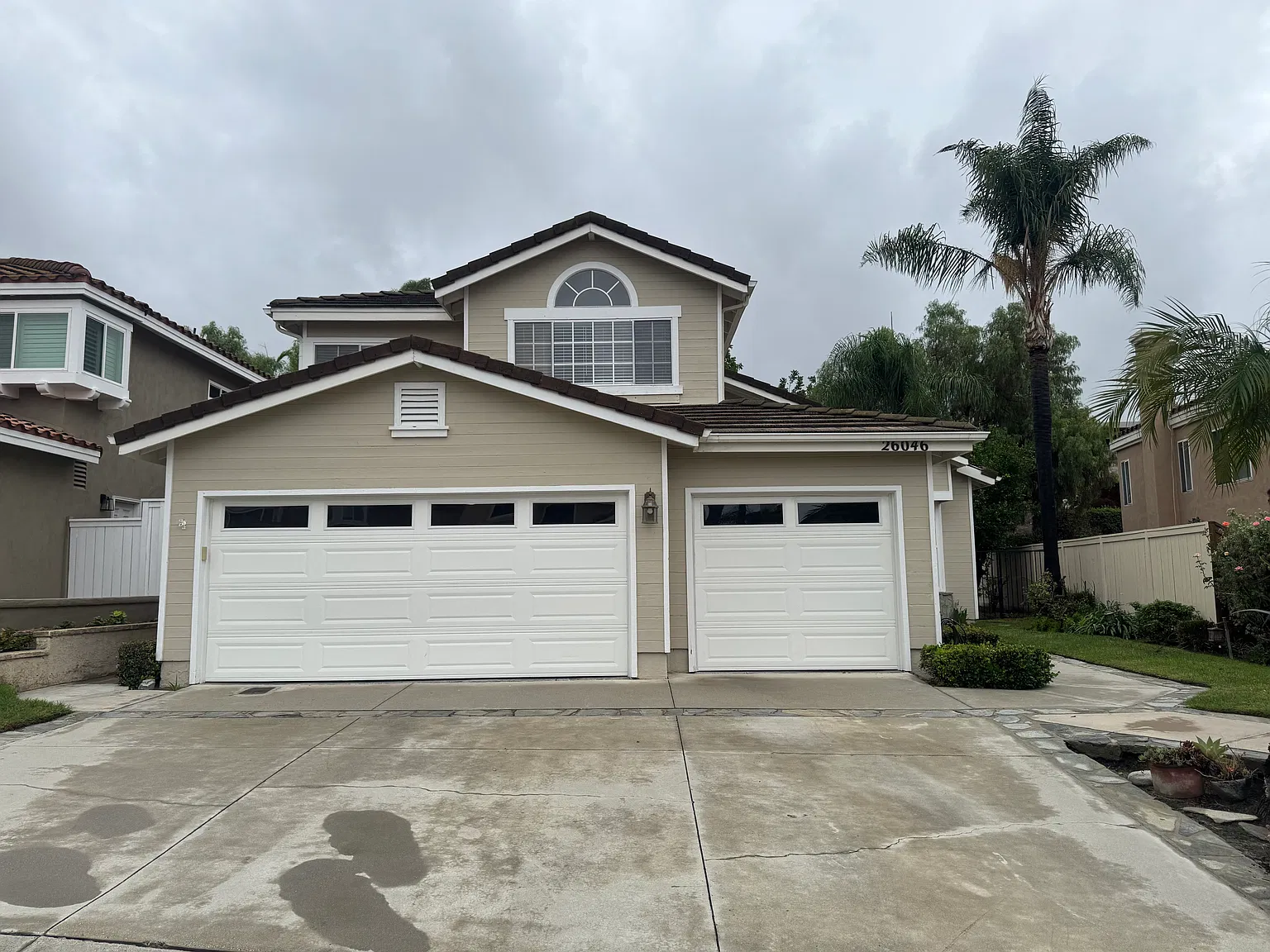 4 bed, 2385 sqft, $5,900 — Photo 2