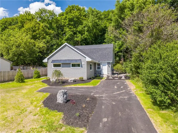 217 E Main St, Victor, NY 14564