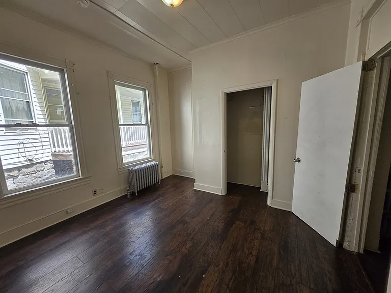 407 N Webster Ave — Photo 10