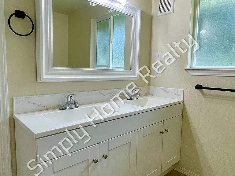 4435 Ruddell Rd SE — Photo 17
