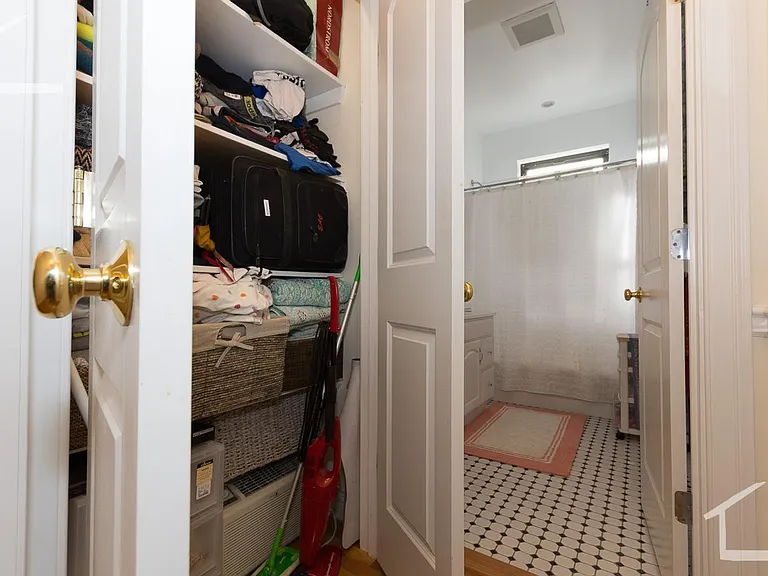 4 Park Vale Ave #12L — Photo 5