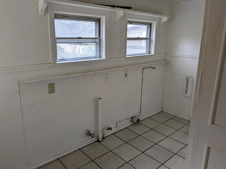 4028 Dexter Ave — Photo 14